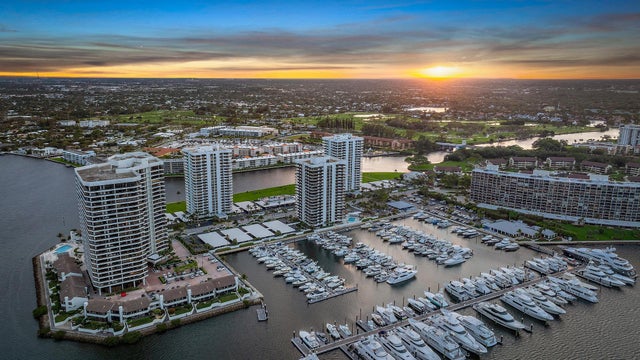 2 of 38 - 108 Lakeshore Drive #1641, North Palm Beach, FL