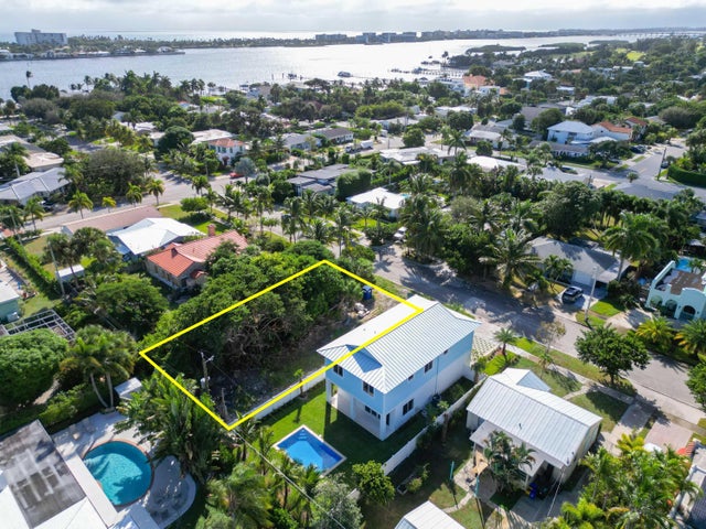 2 of 31 - 122 Auburn Drive, Lake Worth Beach, FL