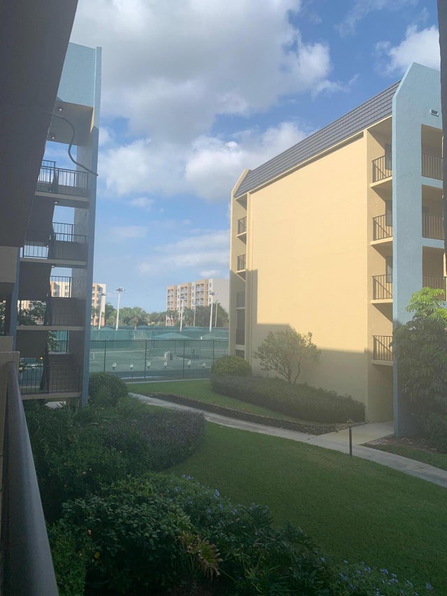 3 of 19 - 2820 Tennis Club 211 Drive #211, West Palm Beach, FL