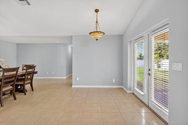 5 of 70 - 219 Se Sims Circle, Port Saint Lucie, FL