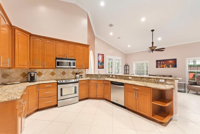 3 of 20 - 833 Sw Janette Avenue, Port Saint Lucie, FL