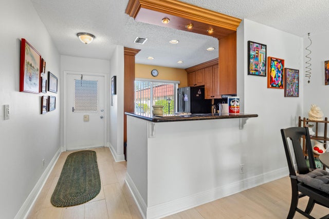 3 of 40 - 528 Franconia Circle, Lake Worth, FL