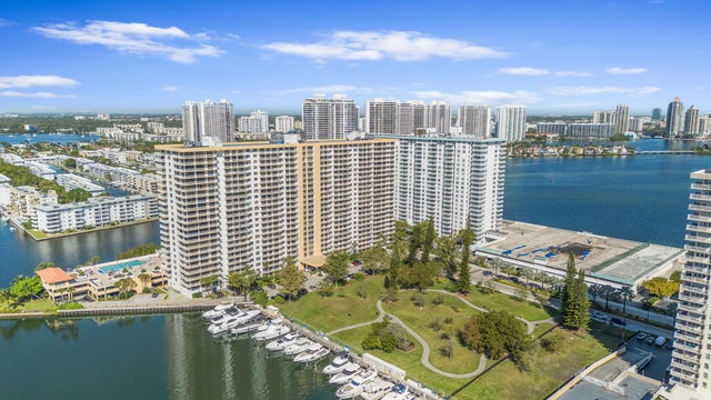 3 of 36 - 290 174th Street #1111, Sunny Isles Beach, FL