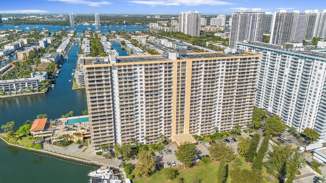 4 of 36 - 290 174th Street #1111, Sunny Isles Beach, FL