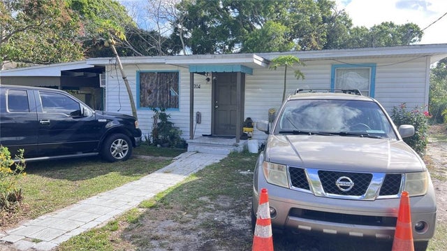 1 of 1 - 704 S 17th Street, Fort Pierce, FL
