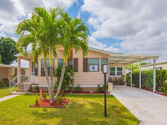 2 of 37 - 561 Barb Ann Lane, Port Saint Lucie, FL