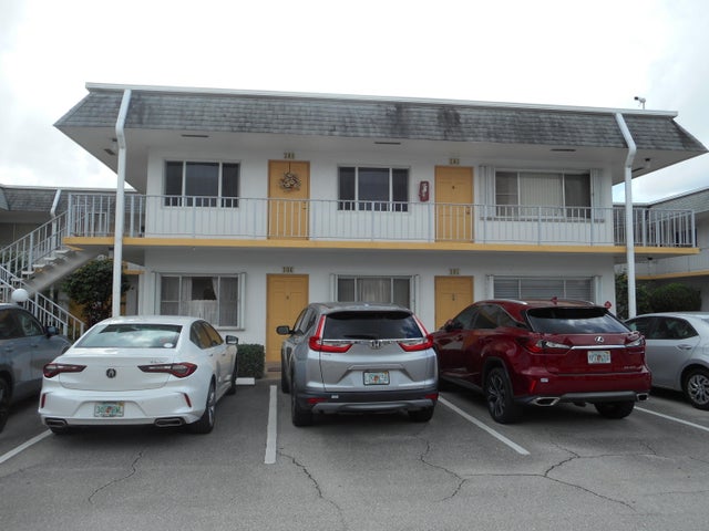 2 of 27 - 3322 Cynthia Lane #106, Lake Worth Beach, FL