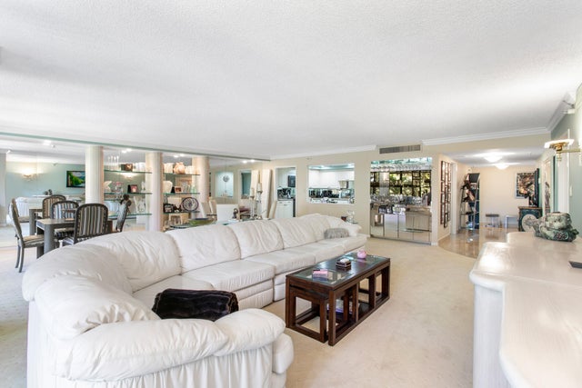 4 of 30 - 2480 Presidential Way #204, West Palm Beach, FL