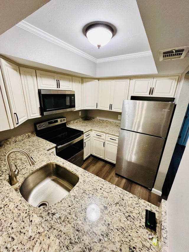 2 of 28 - 1548 Se Royal Green Circle #105, Port Saint Lucie, FL