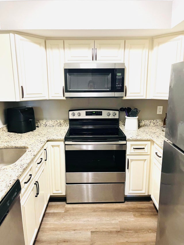 3 of 28 - 1548 Se Royal Green Circle #105, Port Saint Lucie, FL