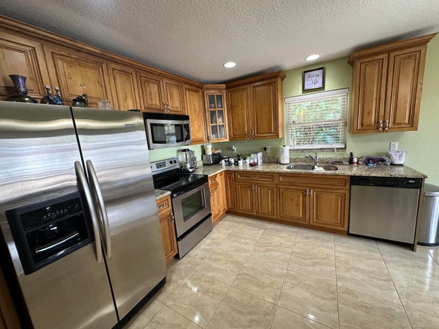 4 of 17 - 2825 Alabama Street, West Palm Beach, FL