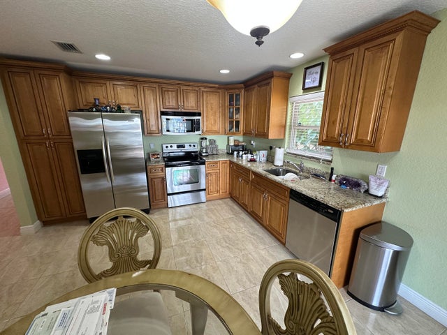 5 of 17 - 2825 Alabama Street, West Palm Beach, FL