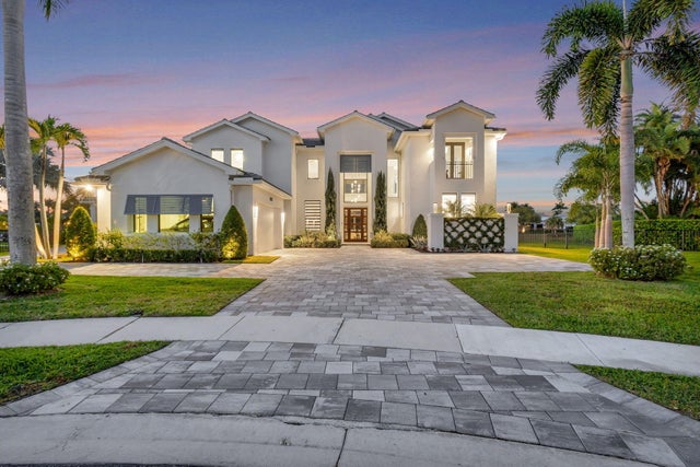 3 of 49 - 820 Floret Dr, Palm Beach Gardens, FL