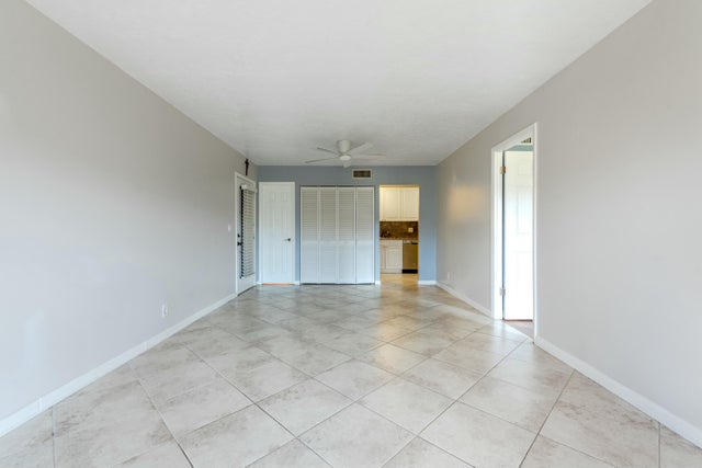 3 of 22 - 194 Lake Dora Dr, West Palm Beach, FL