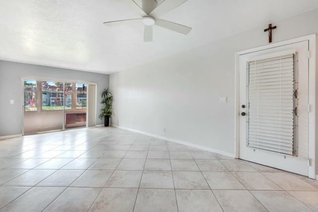4 of 22 - 194 Lake Dora Dr, West Palm Beach, FL