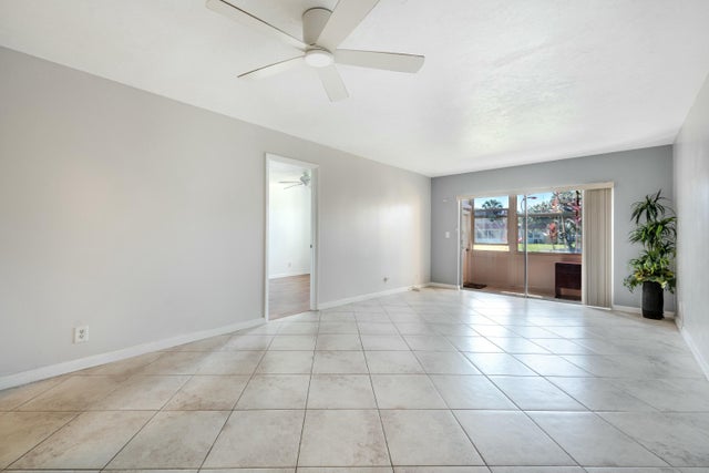 5 of 22 - 194 Lake Dora Dr, West Palm Beach, FL