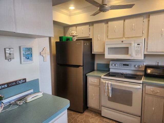 3 of 18 - 18081 Se Country Club Drive #259, Tequesta, FL