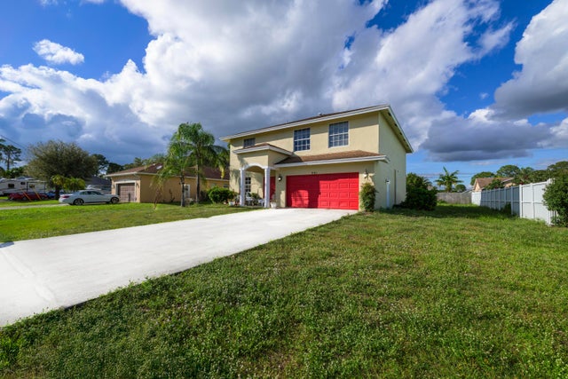 2 of 35 - 981 Sw North Globe Avenue, Port Saint Lucie, FL