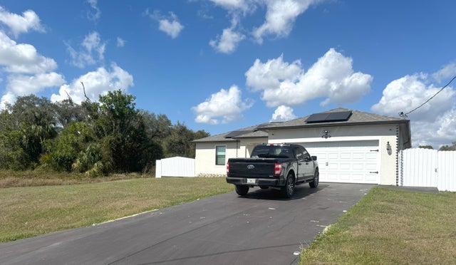 1 of 31 - 1086 W Leader Court, Labelle, FL