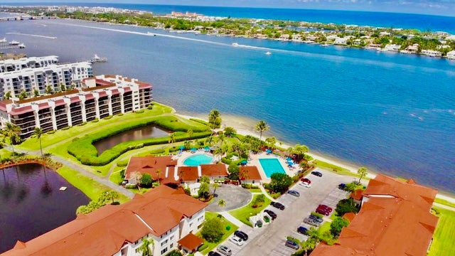 1 of 44 - 102 Half Moon Cir #f2, Hypoluxo, FL
