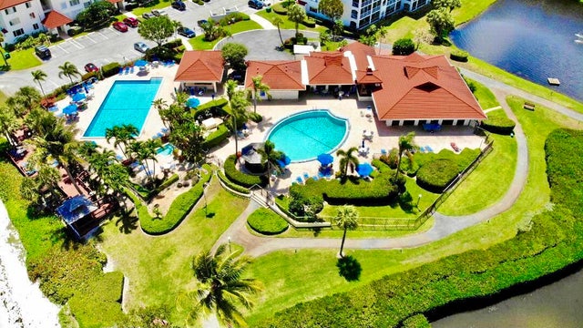 4 of 44 - 102 Half Moon Cir #f2, Hypoluxo, FL
