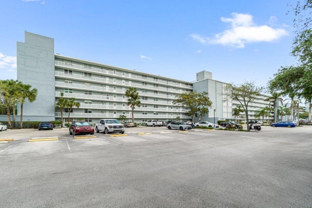 4 of 30 - 5700 Nw 2nd Avenue #401, Boca Raton, FL