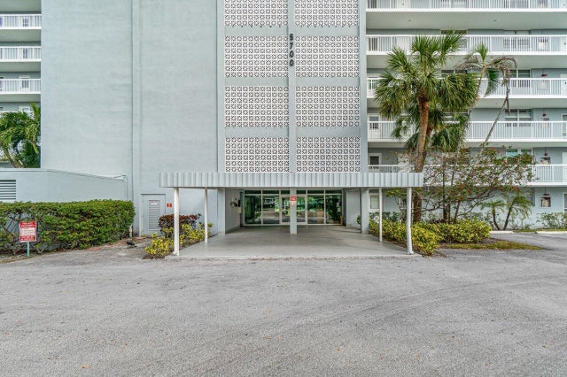 5 of 30 - 5700 Nw 2nd Avenue #401, Boca Raton, FL