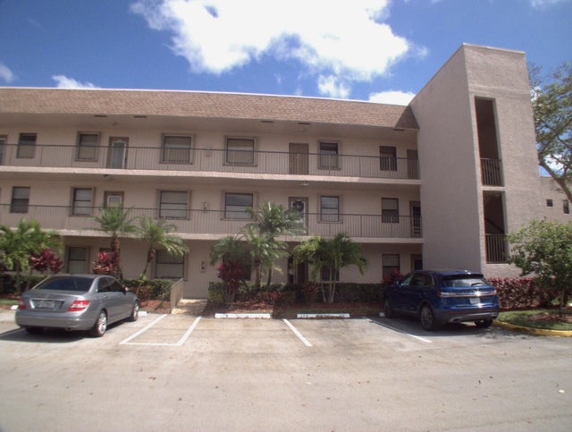 2 of 25 - 10332 Sunrise Lakes Boulevard #111, Sunrise, FL