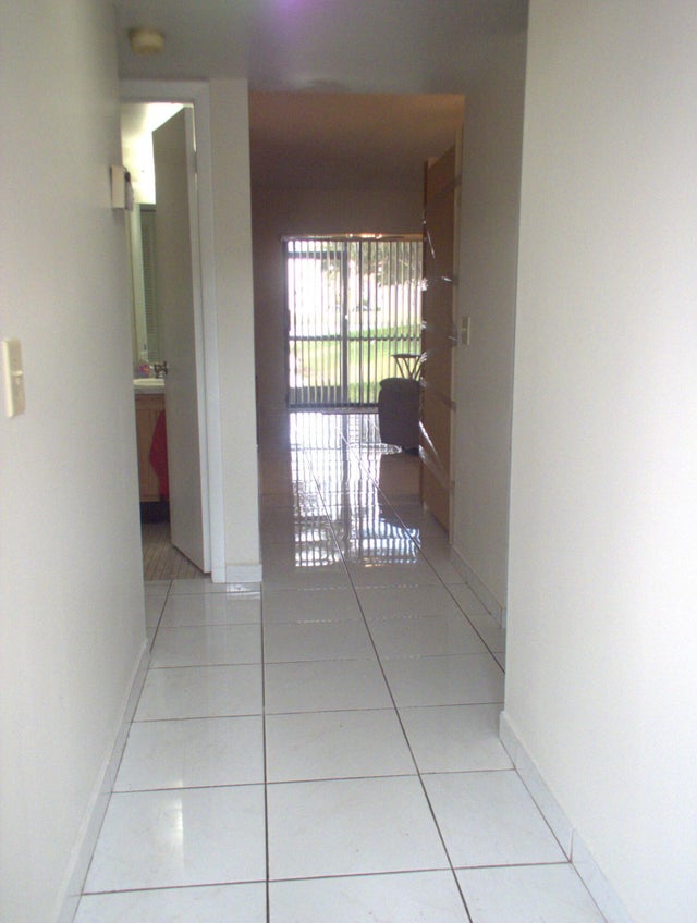 5 of 25 - 10332 Sunrise Lakes Boulevard #111, Sunrise, FL
