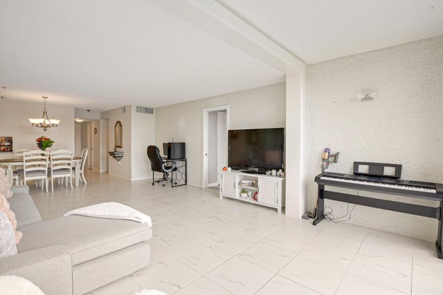 5 of 35 - 4272 Deste Ct #106, Lake Worth, FL