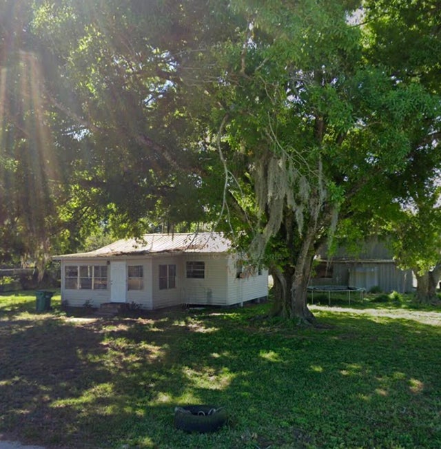 1 of 10 - 302 Ne 7th St, Okeechobee, FL