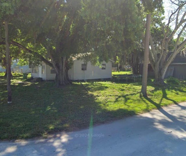 2 of 10 - 302 Ne 7th St, Okeechobee, FL