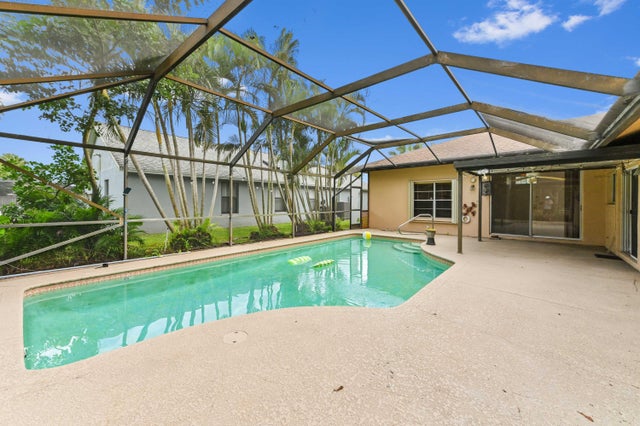 3 of 42 - 3707 Woods Walk Boulevard, Lake Worth, FL