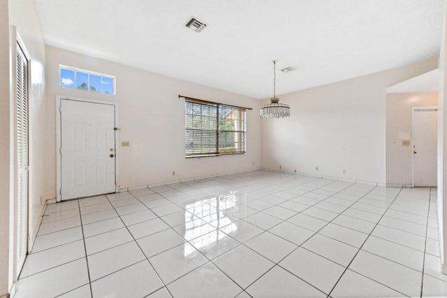 5 of 42 - 3707 Woods Walk Boulevard, Lake Worth, FL