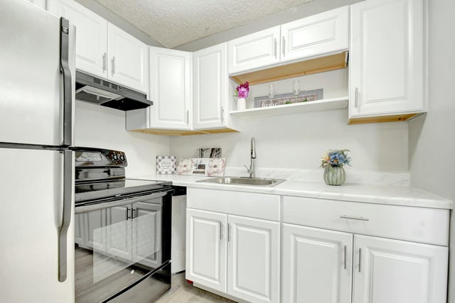 1 of 31 - 143 Sussex H, West Palm Beach, FL