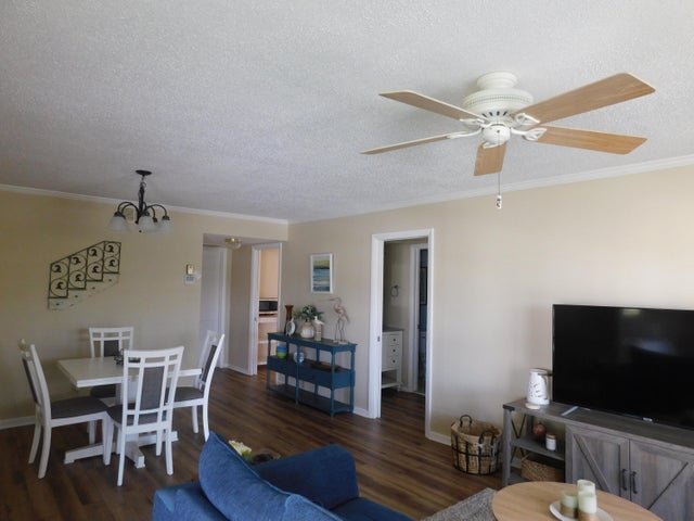 5 of 27 - 5500 Tamberlane Cir #305, Palm Beach Gardens, FL