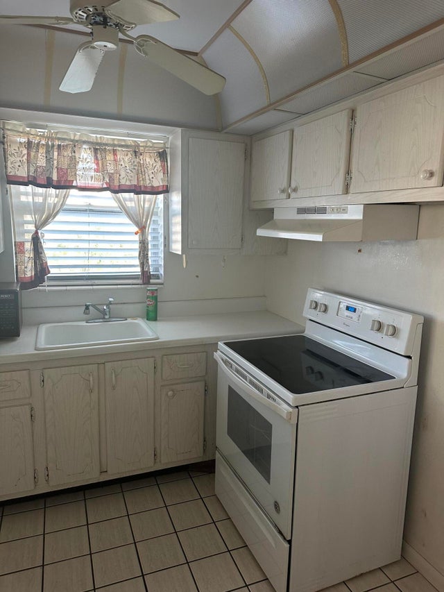 5 of 9 - 149 Windsor G, West Palm Beach, FL