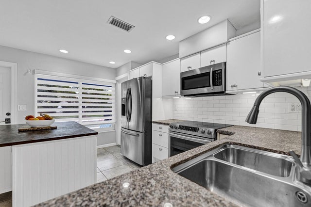 3 of 37 - 301 Del Rio Boulevard, Boca Raton, FL