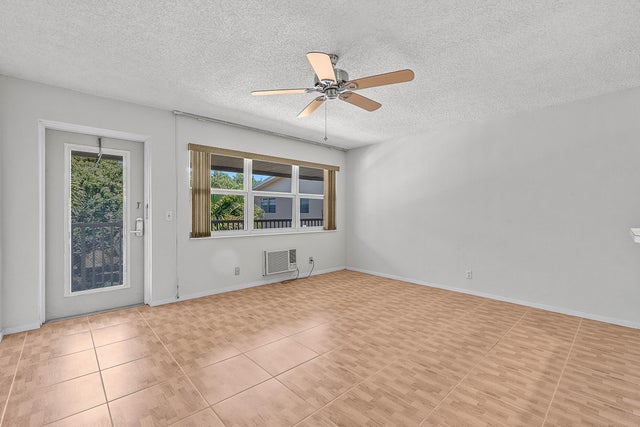 4 of 38 - 231 Dorchester #j, West Palm Beach, FL