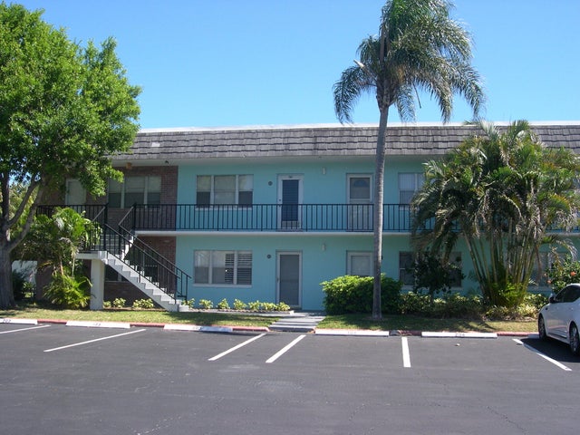1 of 27 - 1200 Colonnades Dr #201, Fort Pierce, FL