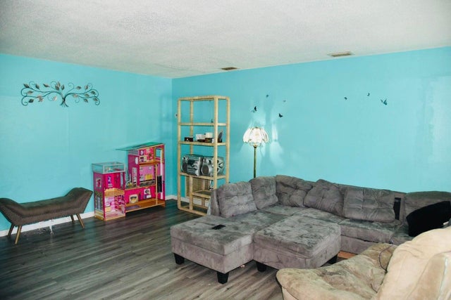 4 of 23 - 7503 Salerno Rd, Fort Pierce, FL