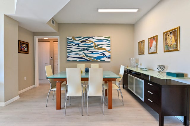 5 of 35 - 18800 Ne 29th Avenue #816, Aventura, FL