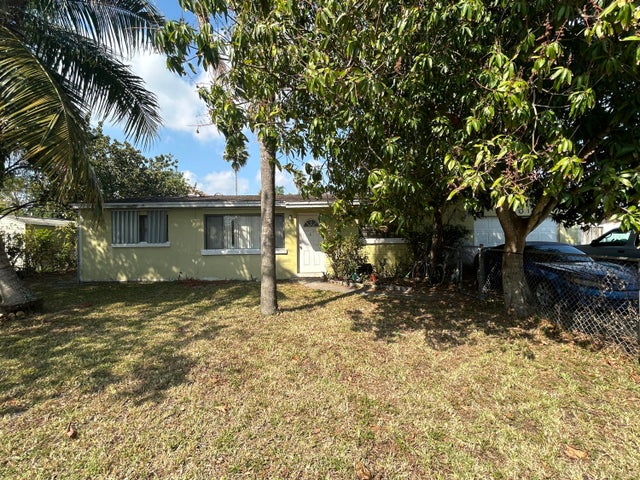 1 of 1 - 2201 W Carol Cir, West Palm Beach, FL
