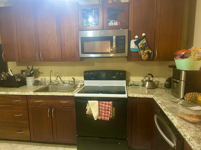 2 of 11 - 4248 S Landar Dr, Lake Worth, FL