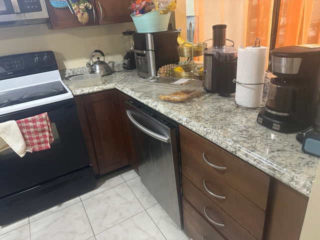 3 of 11 - 4248 S Landar Dr, Lake Worth, FL