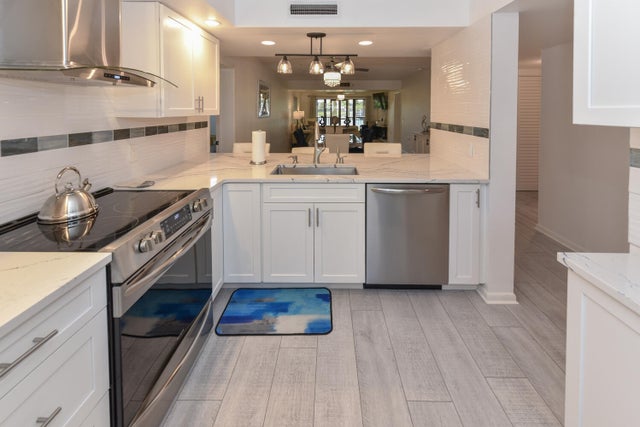 2 of 29 - 1001 Seafarer Cir #102, Jupiter, FL