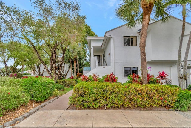 2 of 67 - 7509 Glendevon Lane #1005, Delray Beach, FL