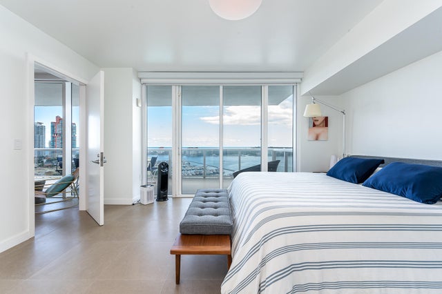 5 of 16 - 400 Alton Road #1808, Miami Beach, FL