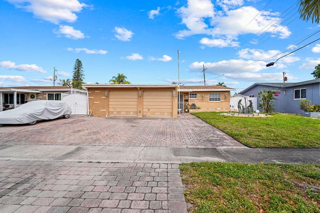 2 of 31 - 7241 La Croix Drive, Hollywood, FL