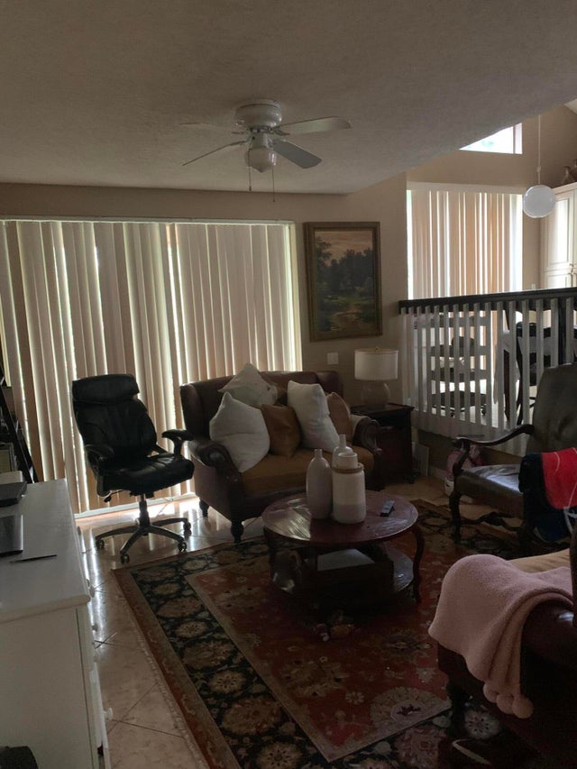 4 of 8 - 1255 Oakwater Dr, Royal Palm Beach, FL